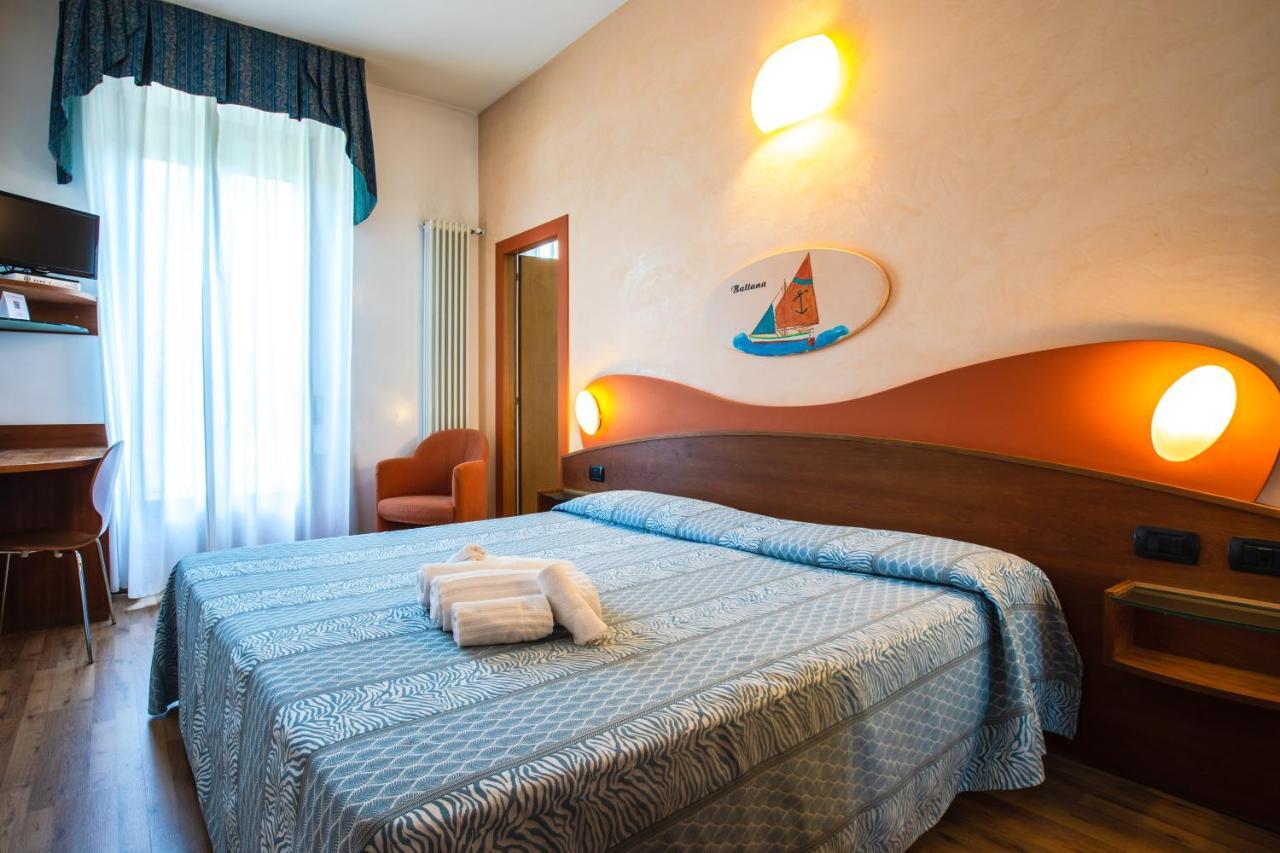 Miramare Hotel Ristorante Convegni Чезенатико Экстерьер фото
